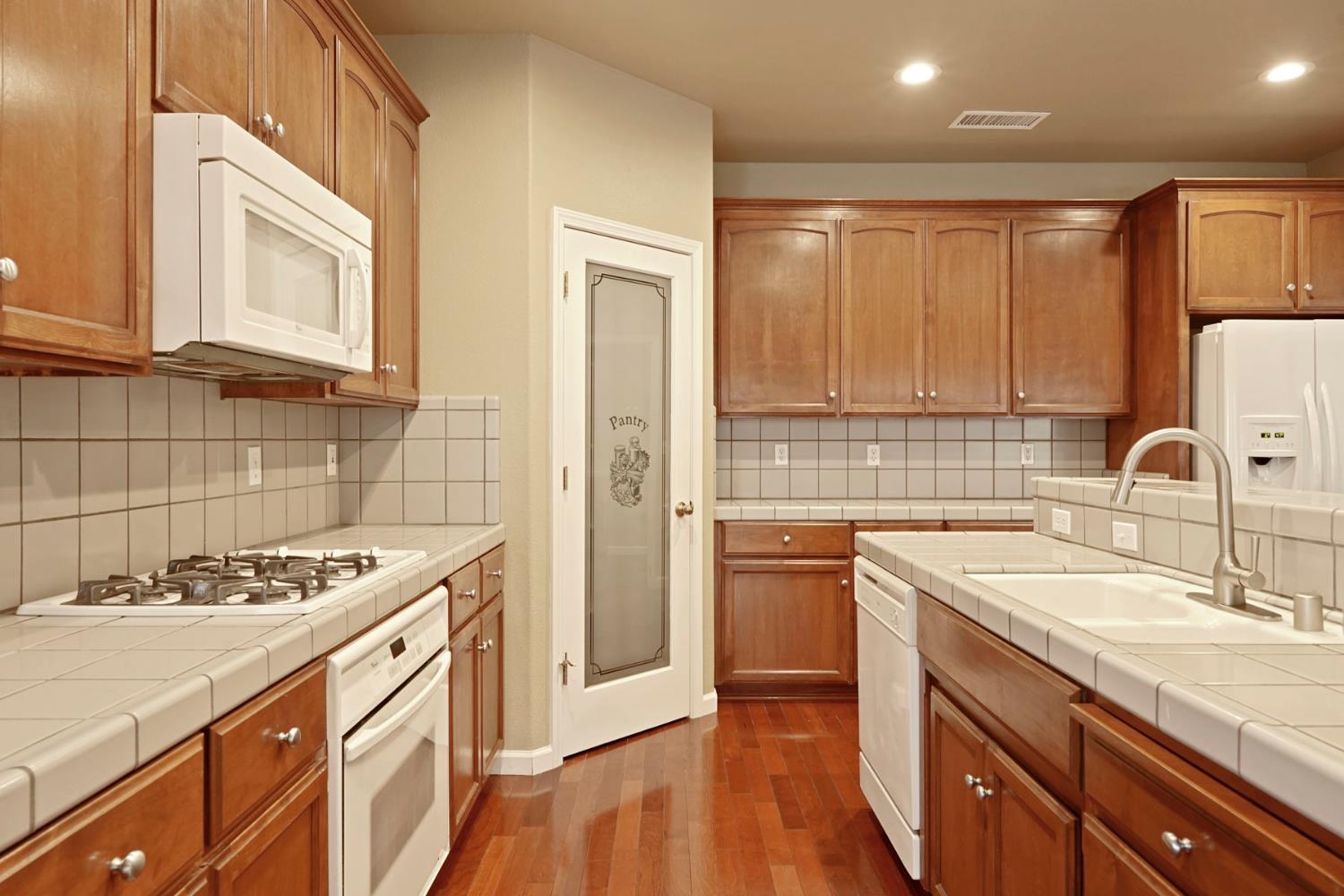 Summerset Court, Lodi, California image 15