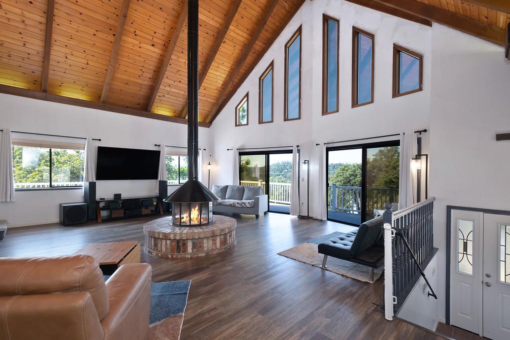 Lodgepole Court, Penn Valley, California image 3