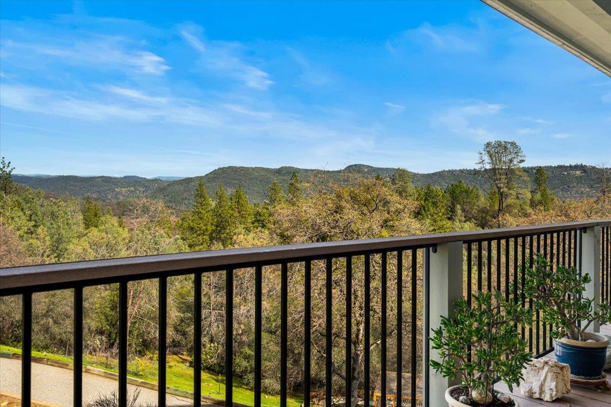 17947 Piper Lane, Penn Valley, California image 5