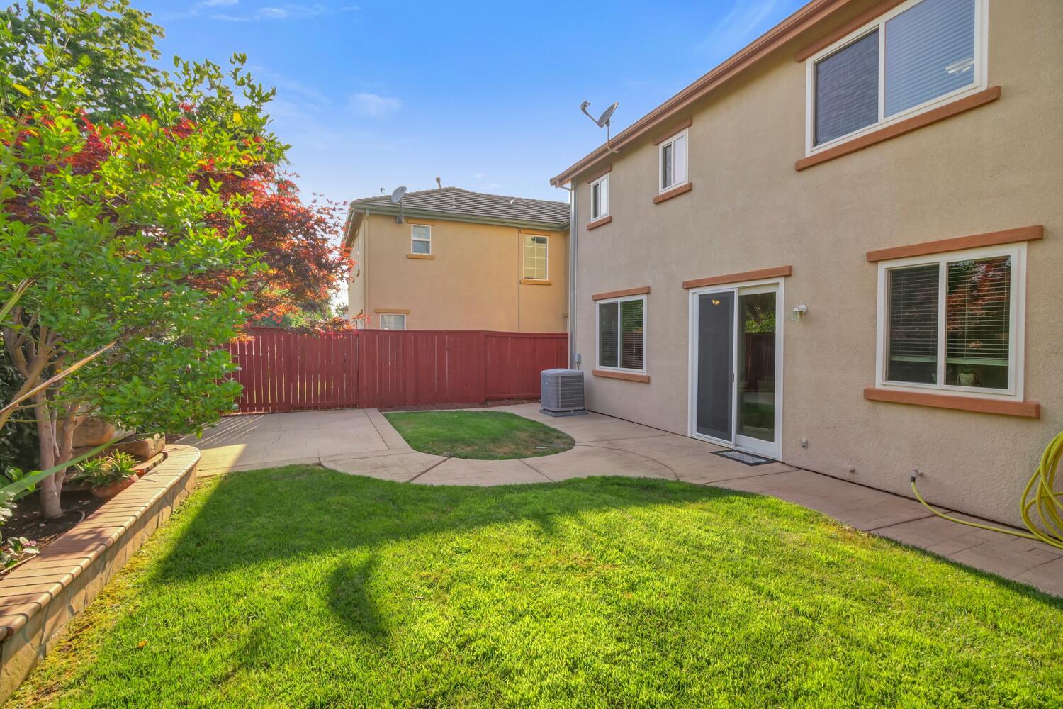 Anjou Circle, Sacramento, California image 37