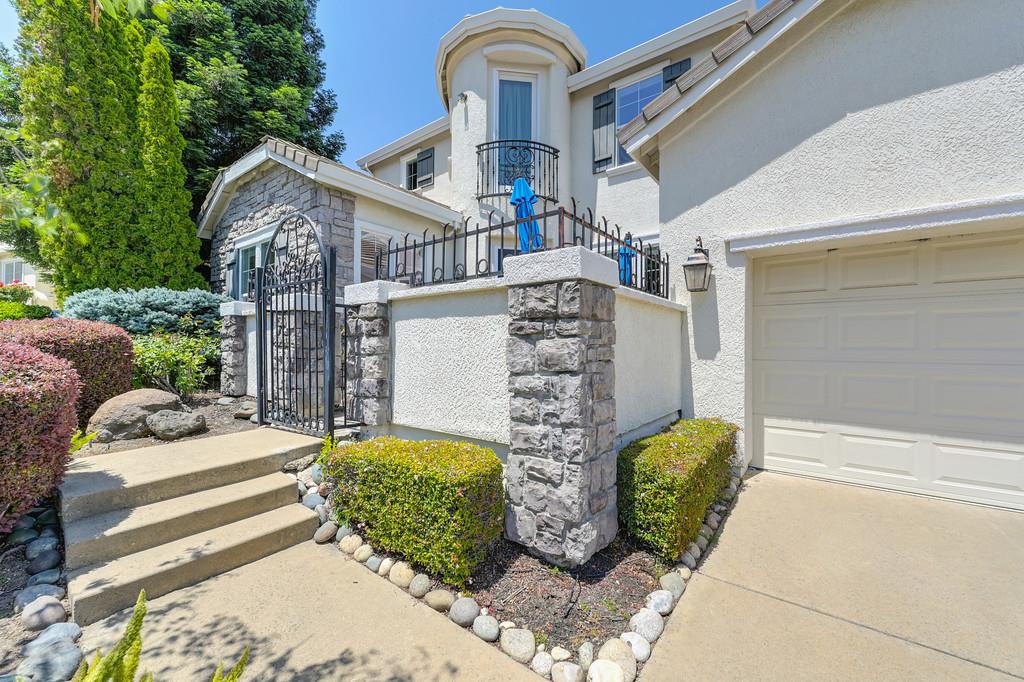 Belmar Court, Folsom, California image 4