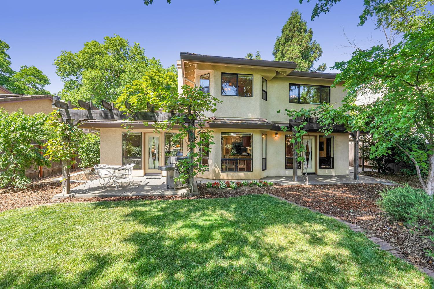 Bryce Lane, Davis, California image 30