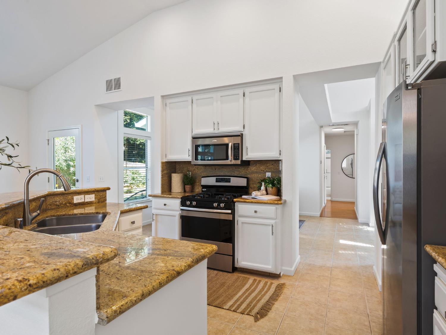 La Paloma Court, Davis, California image 20