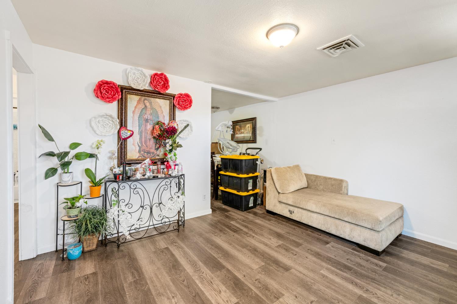 Grand Avenue, Olivehurst, California image 9