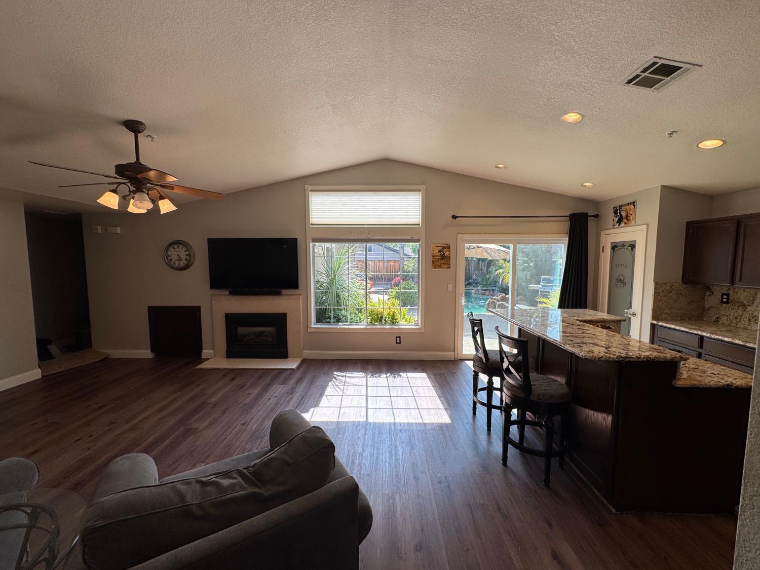 Rolling Hills Court, Livermore, California image 4