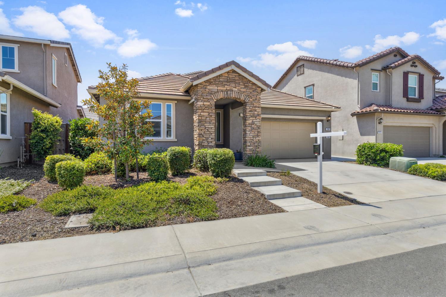 Hydra Circle, Roseville, California image 35