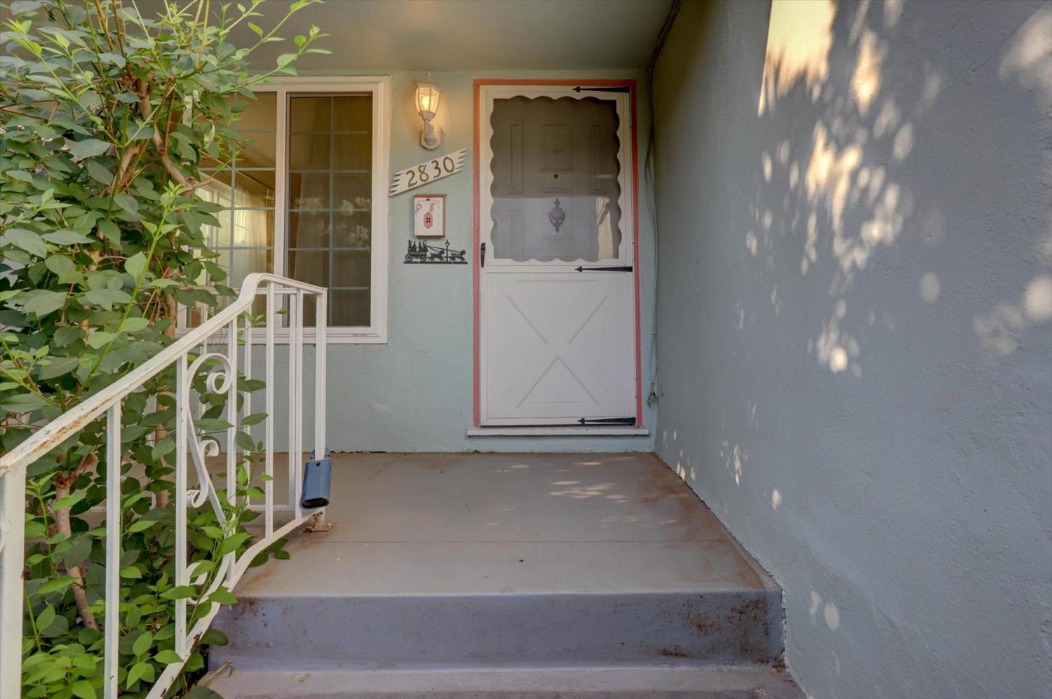 Elvyra Way, Sacramento, California image 28