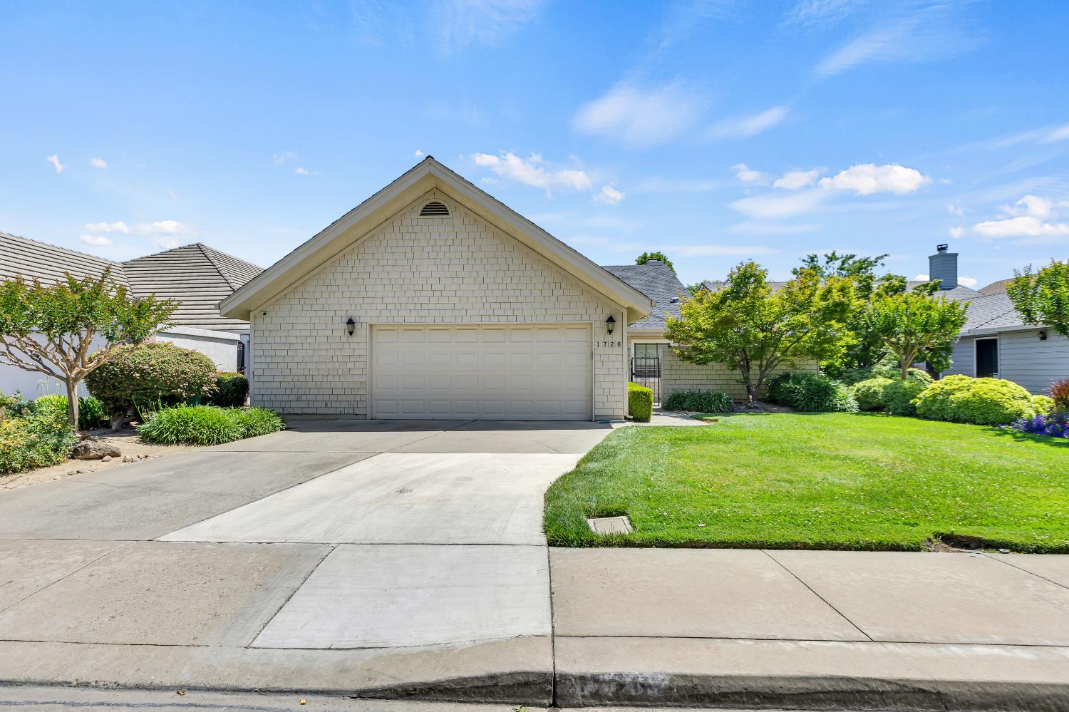 S Mills Avenue, Lodi, California image 2