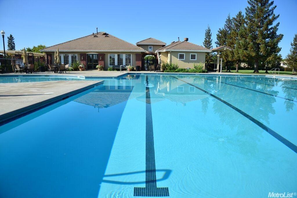 Anjou Circle, Sacramento, California image 43