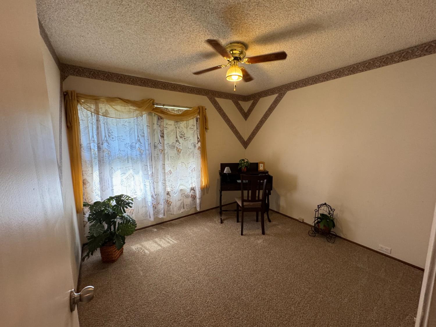 Oak Stream Court, Carmichael, California image 33