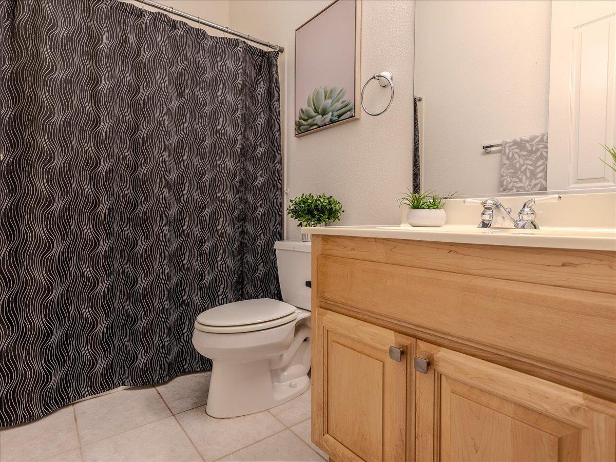 Tahoe Vista Drive, Rocklin, California image 9
