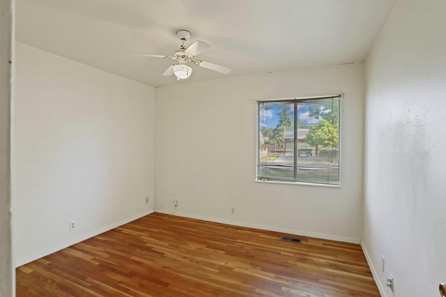 W Longview Avenue, Stockton, California image 27