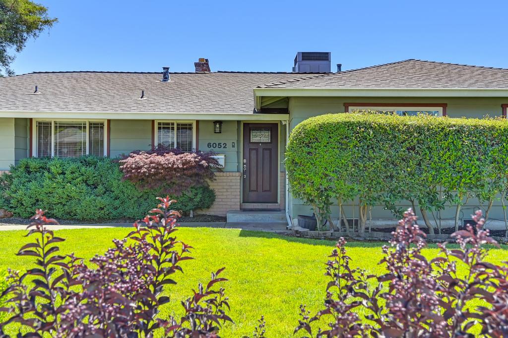 Woodhaven Ave, Carmichael, California image 3