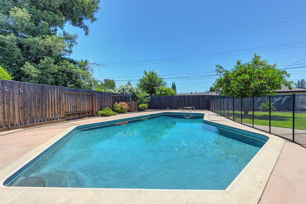 Woodhaven Ave, Carmichael, California image 34