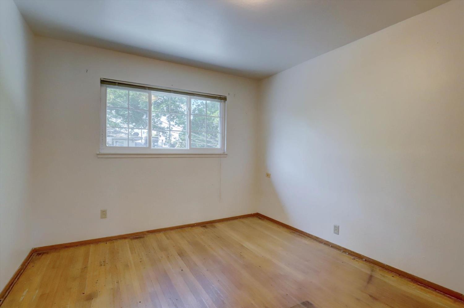 Elvyra Way, Sacramento, California image 17