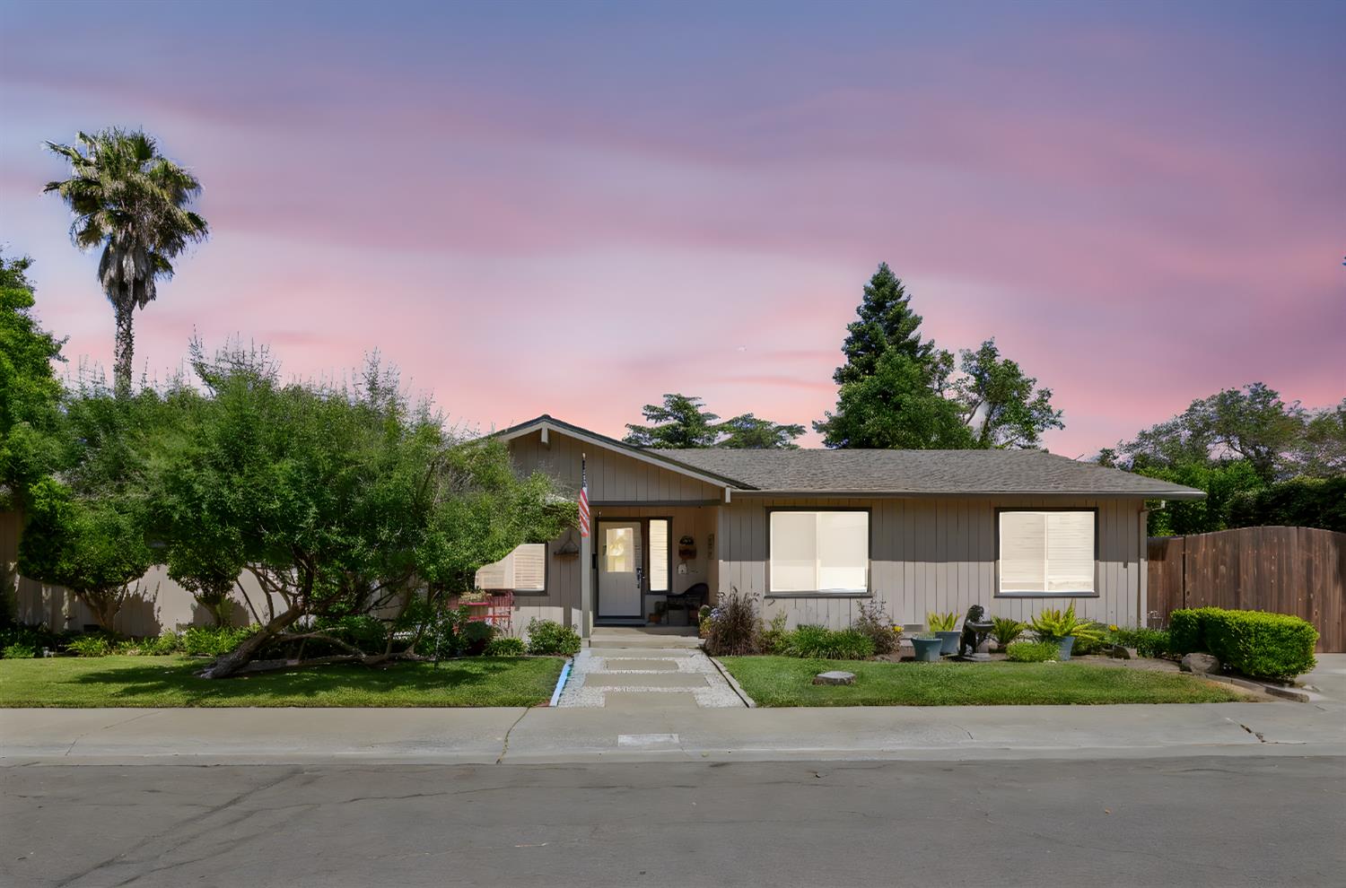 Mckinley Avenue, Woodland, California image 1