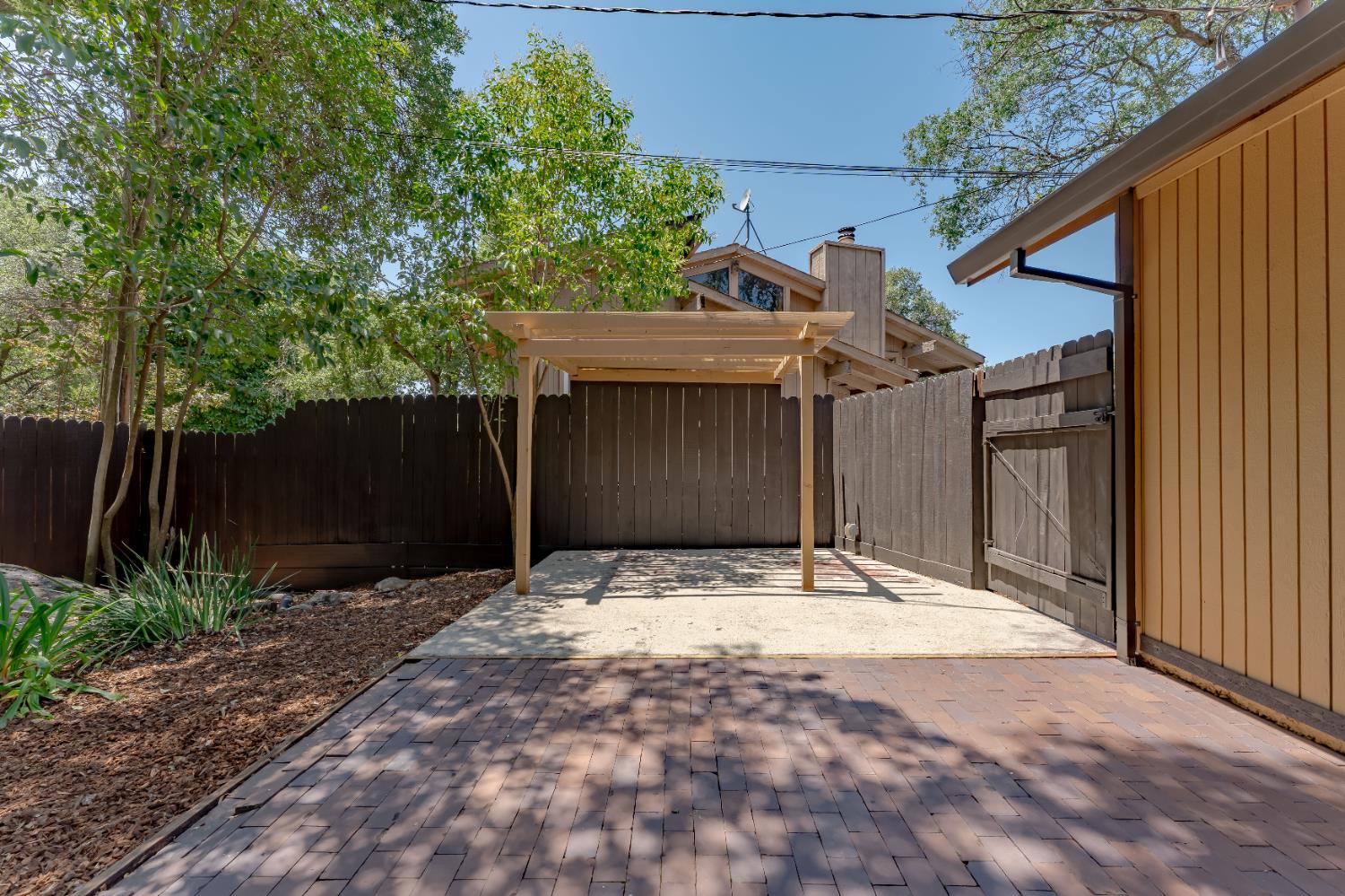 Garden Circle, Cameron Park, California image 47