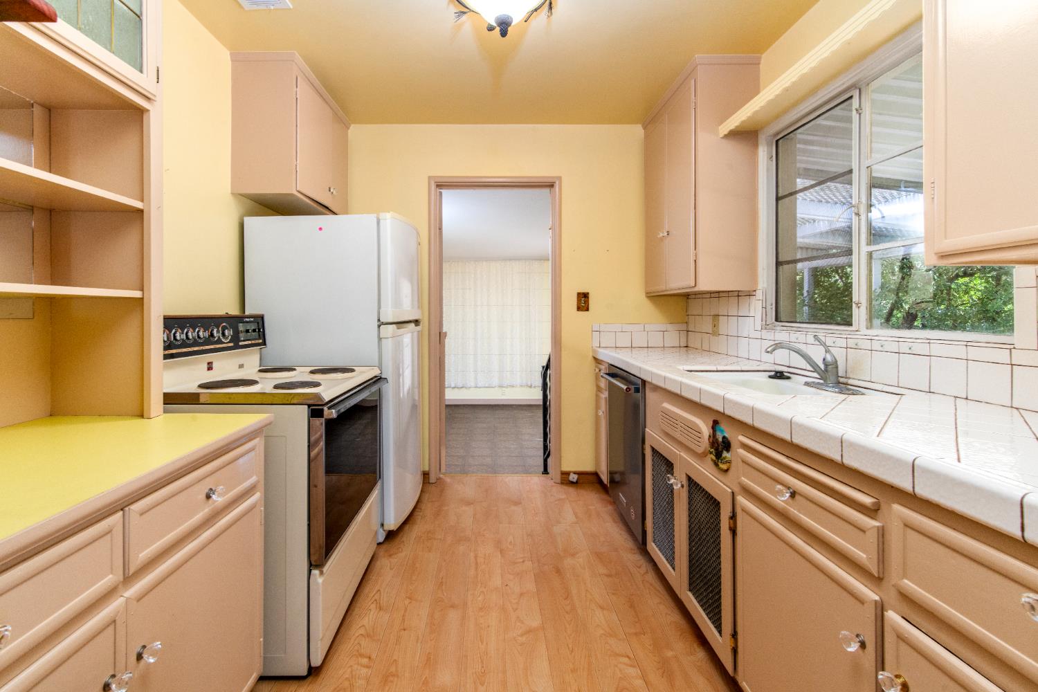 Meadowbrook Road, Sacramento, California image 7