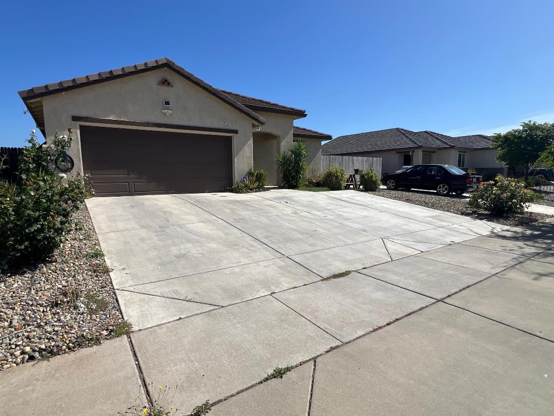Deerwood Street, Plumas Lake, California image 2