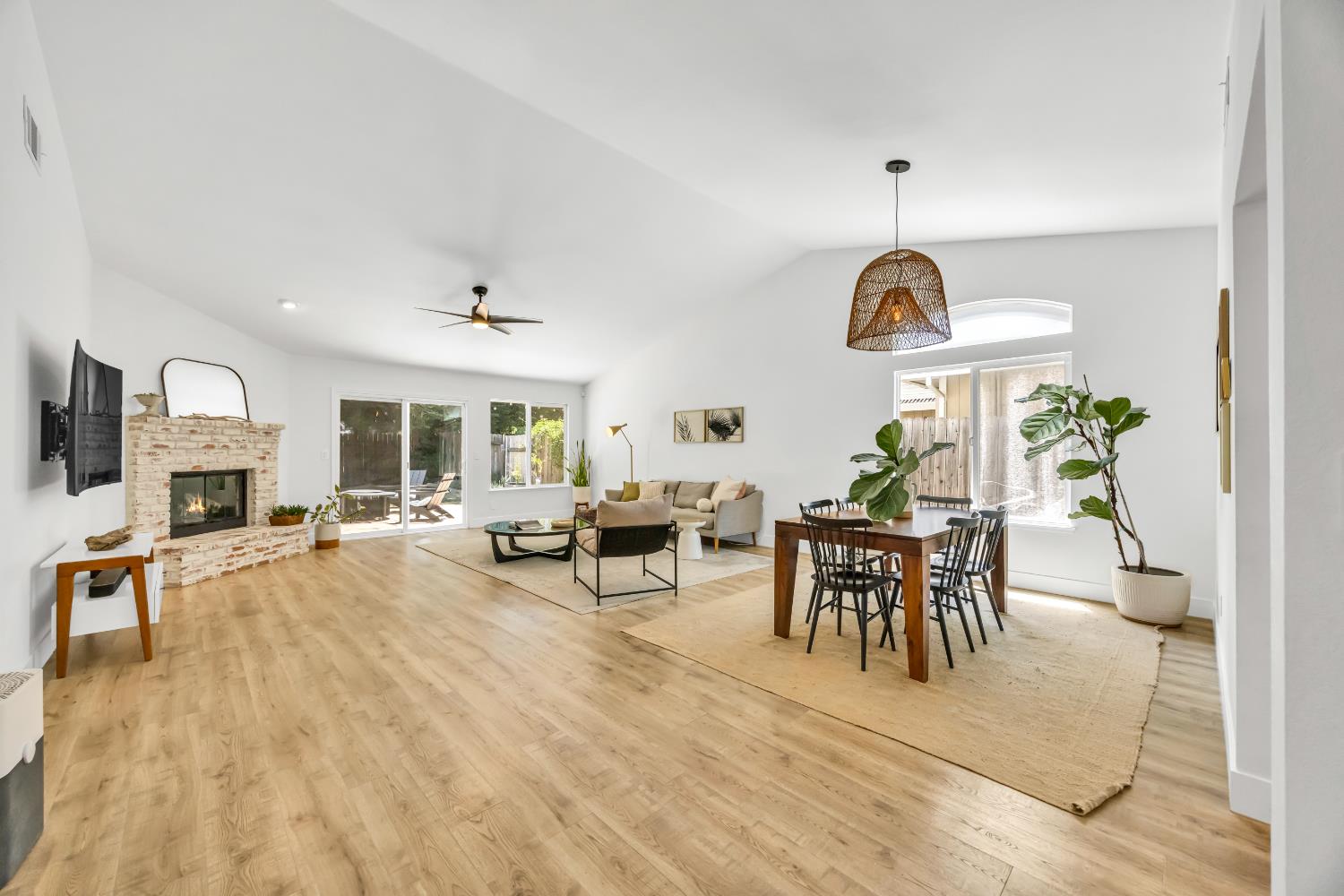 Wynndel Way, Elk Grove, California image 7