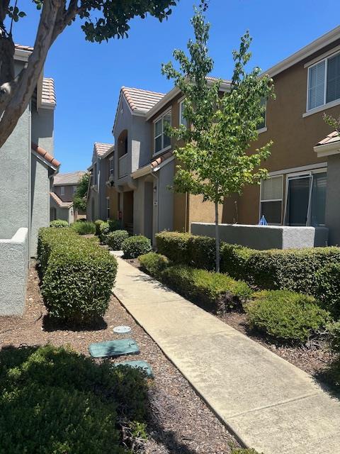 Dante Circle, Roseville, California image 2