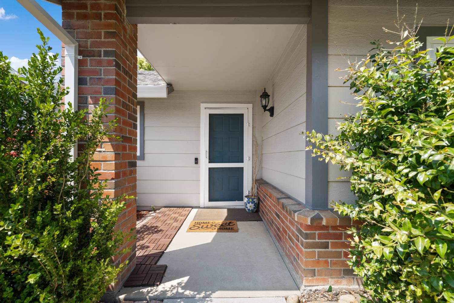 Mergansers Court, West Sacramento, California image 4