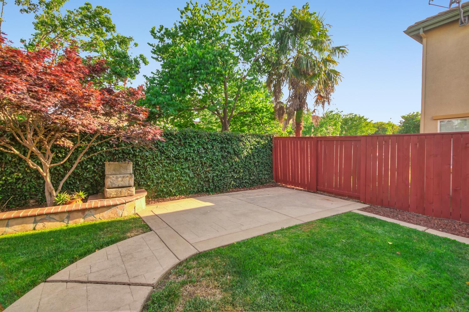 Anjou Circle, Sacramento, California image 36