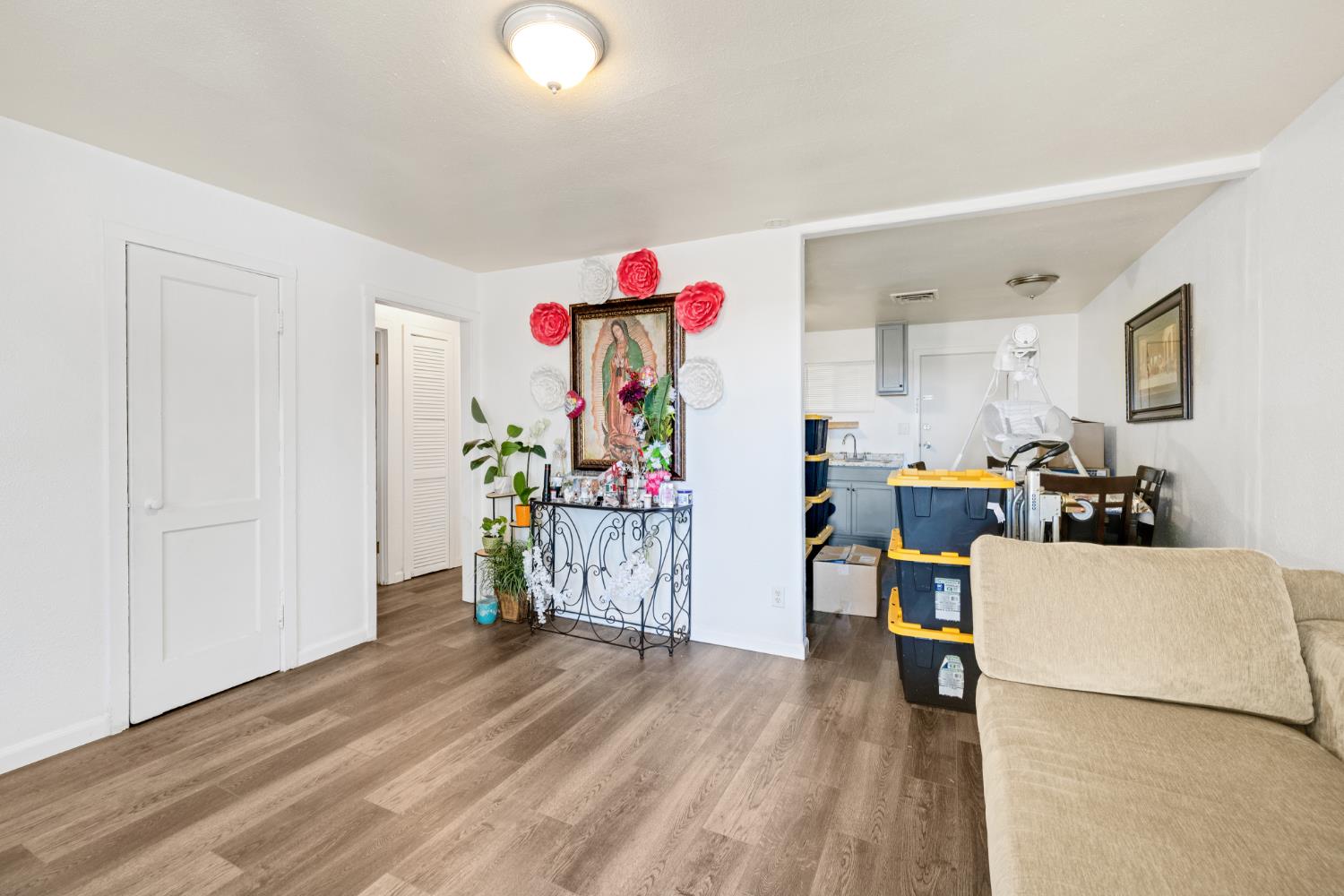Grand Avenue, Olivehurst, California image 13