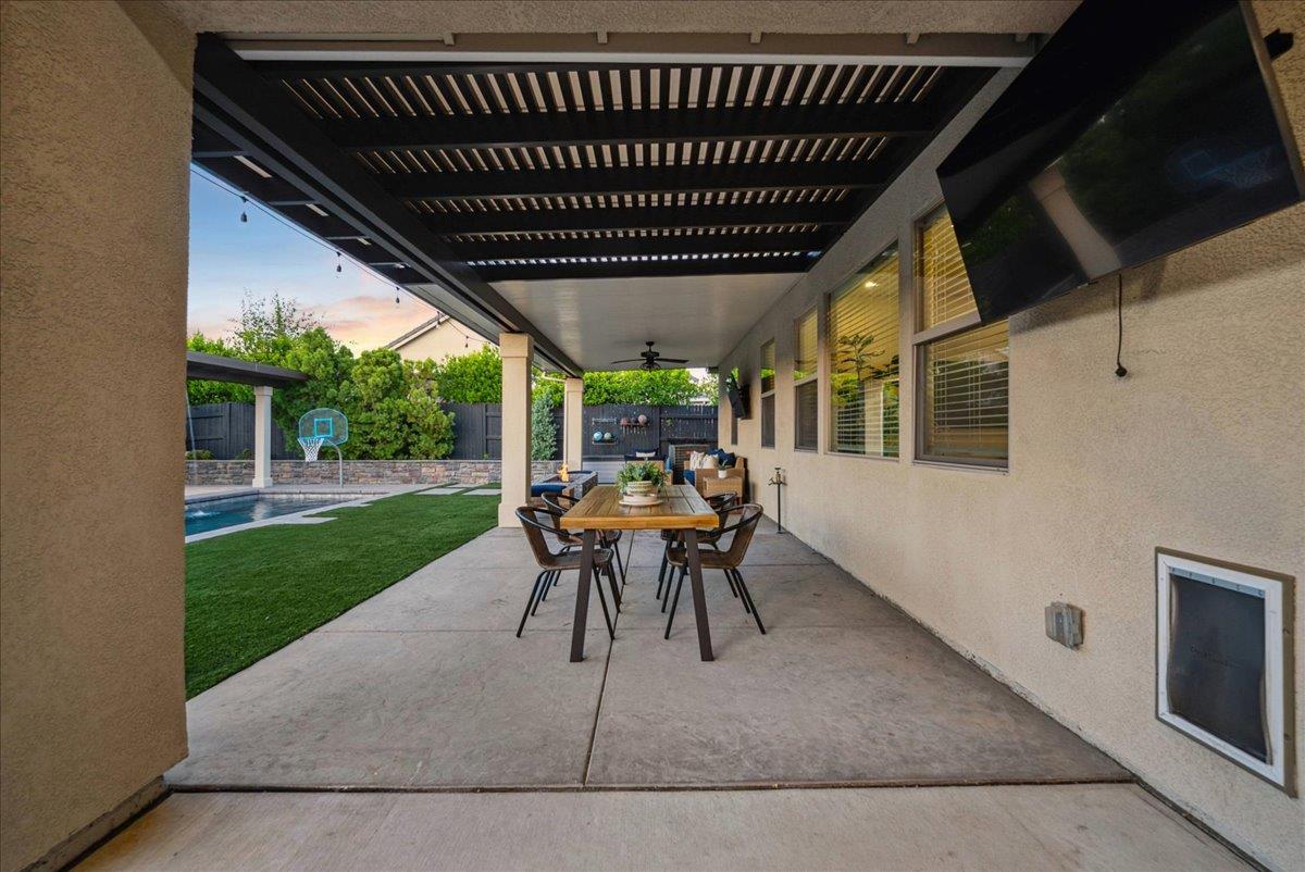 Fenway Cir, Rocklin, California image 47