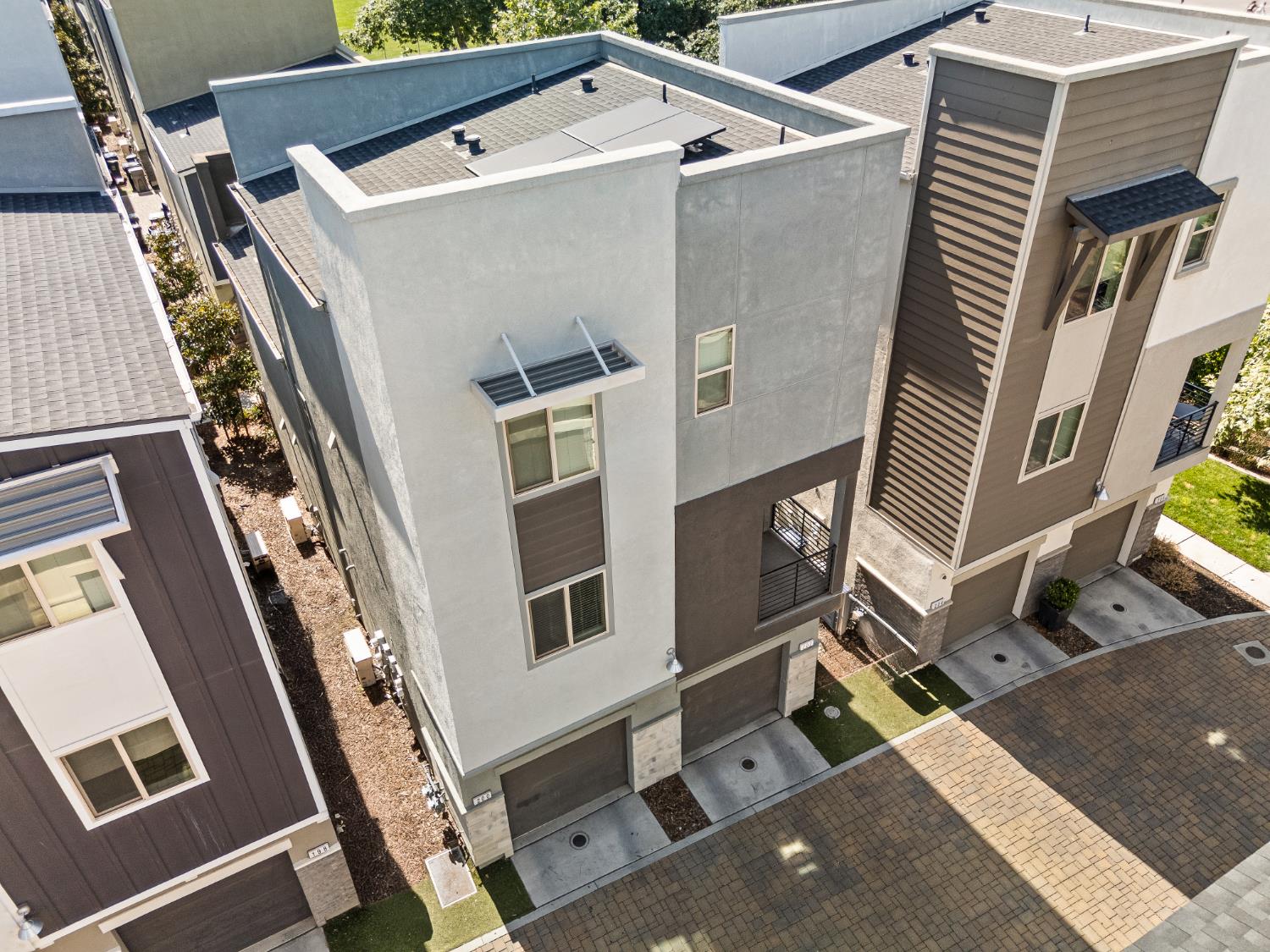 Log Pond Lane, Sacramento, California image 21