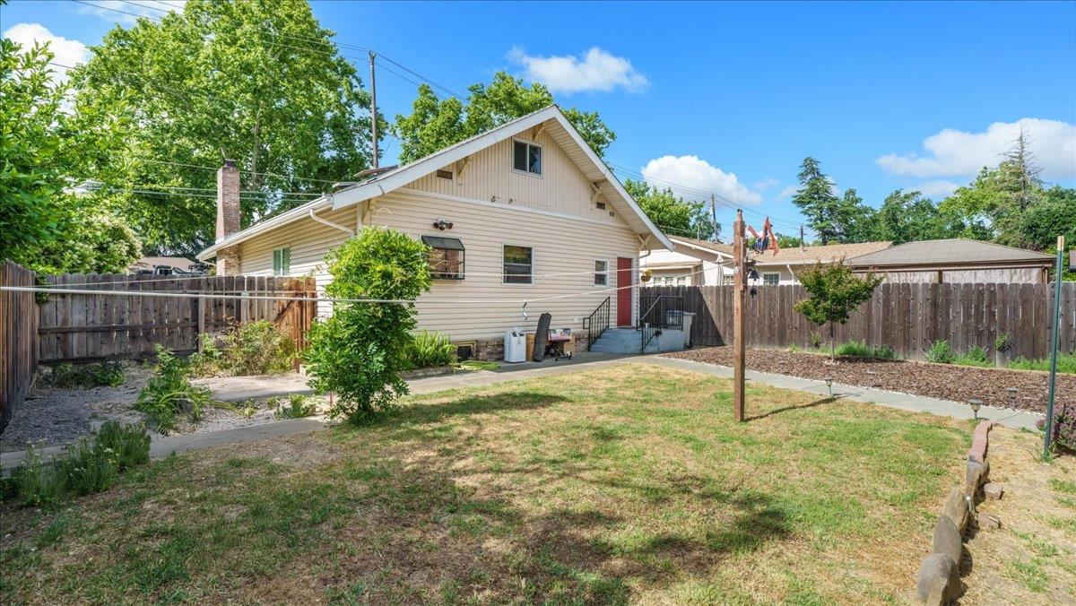 Cross Street, Woodland, California image 27