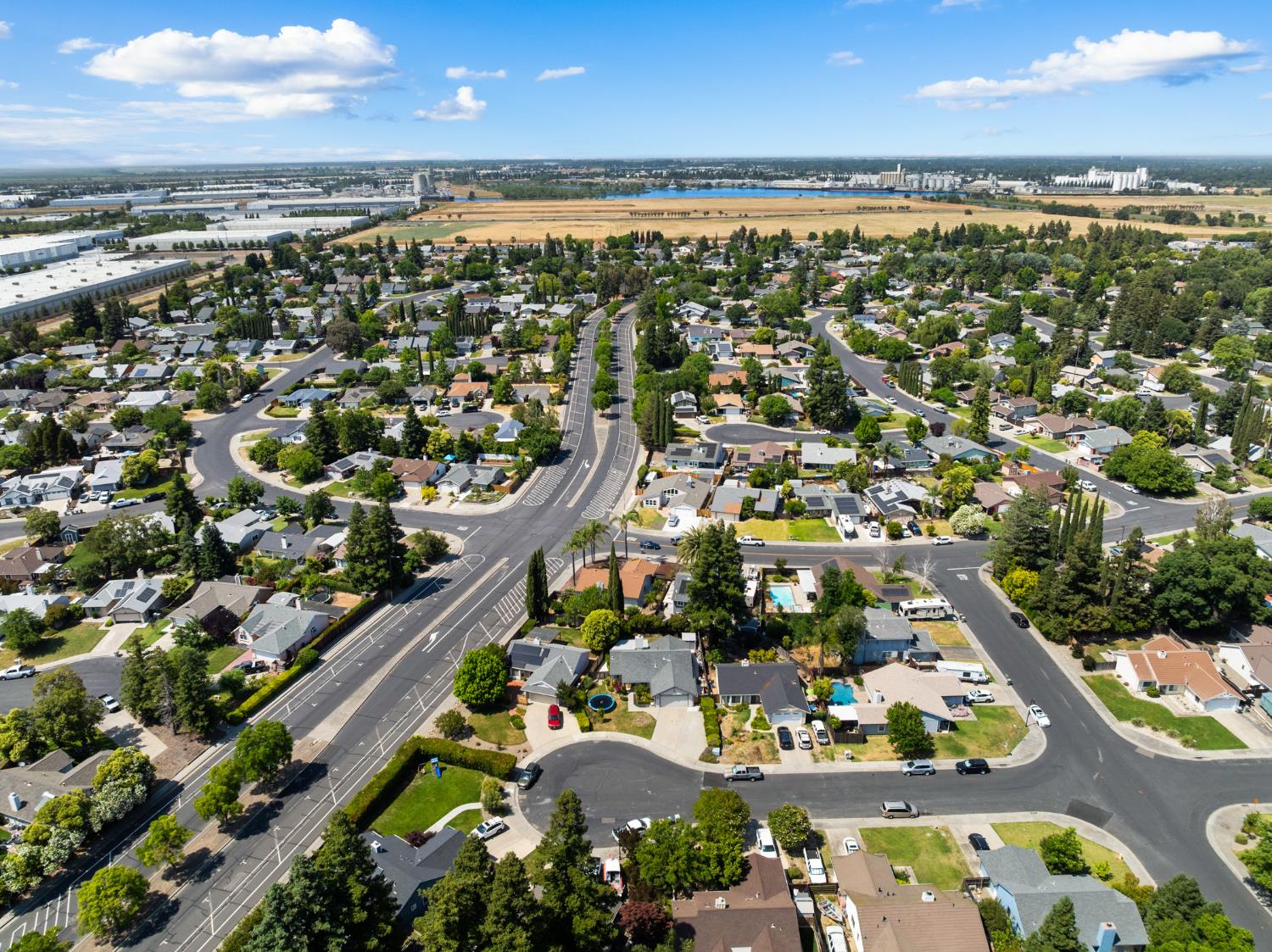 Mergansers Court, West Sacramento, California image 33