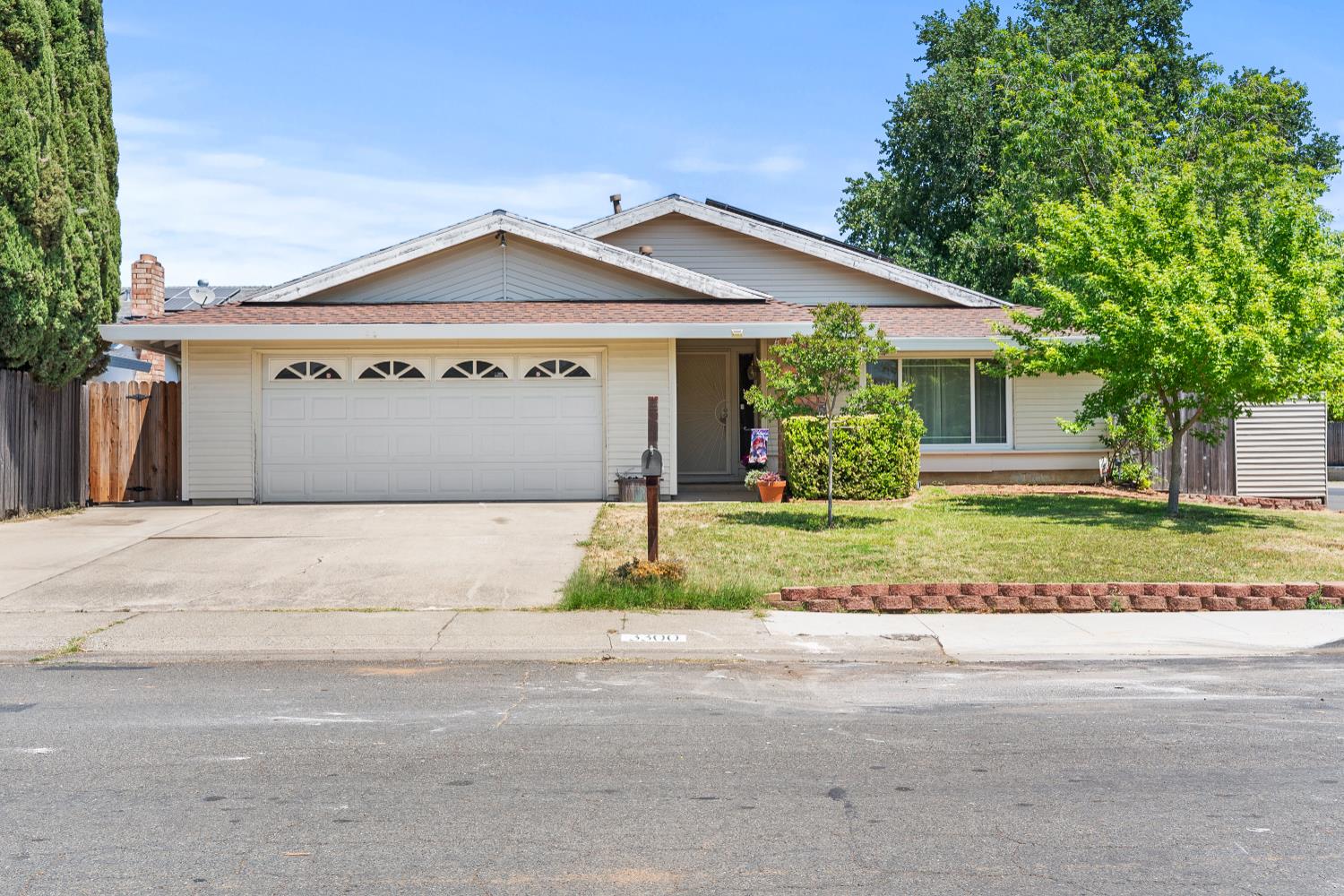 Corbin Way, Sacramento, California image 1