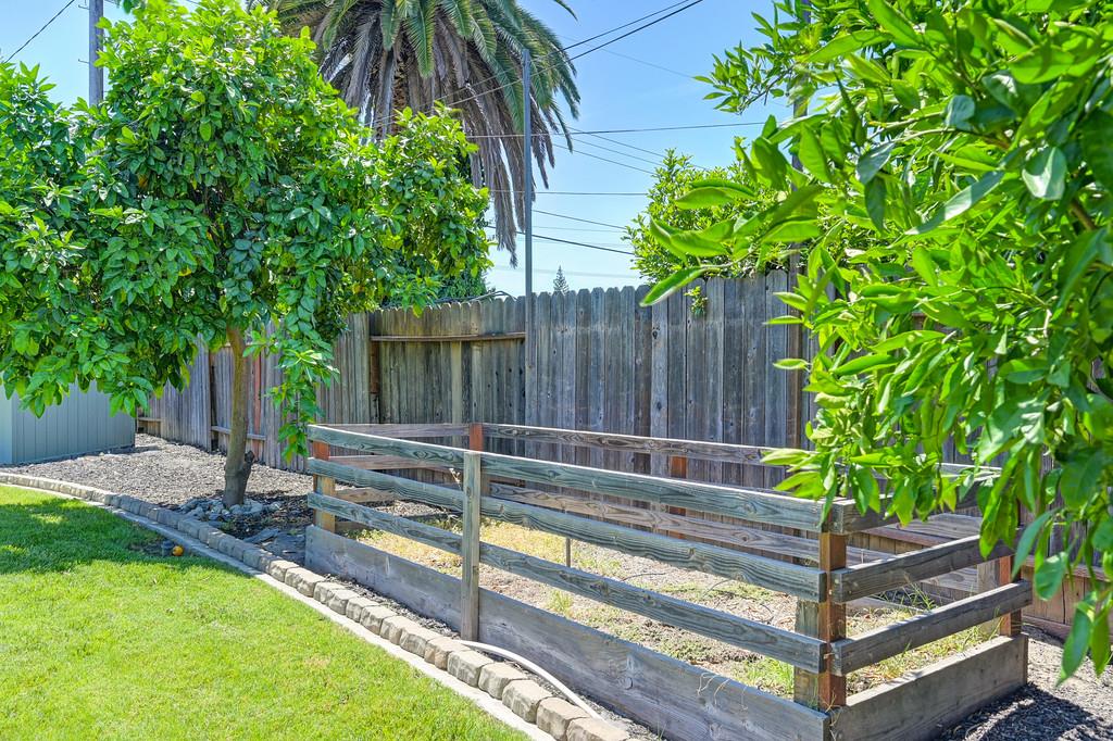 Woodhaven Ave, Carmichael, California image 31