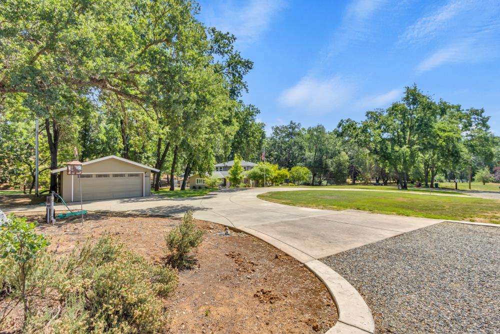Holiday Lake Drive, Shingle Springs, California image 2