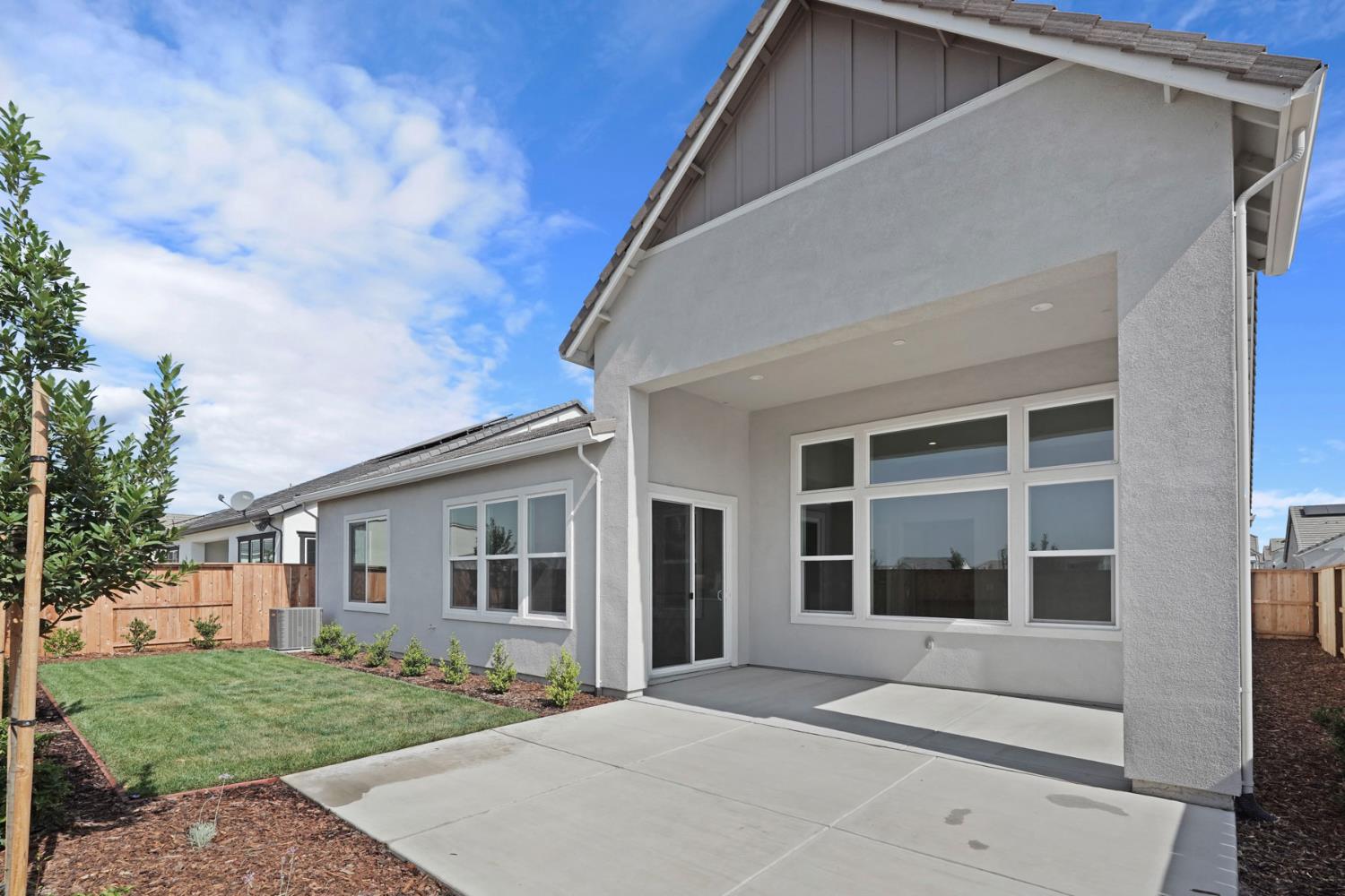 Carrousel Street, Lodi, California image 40
