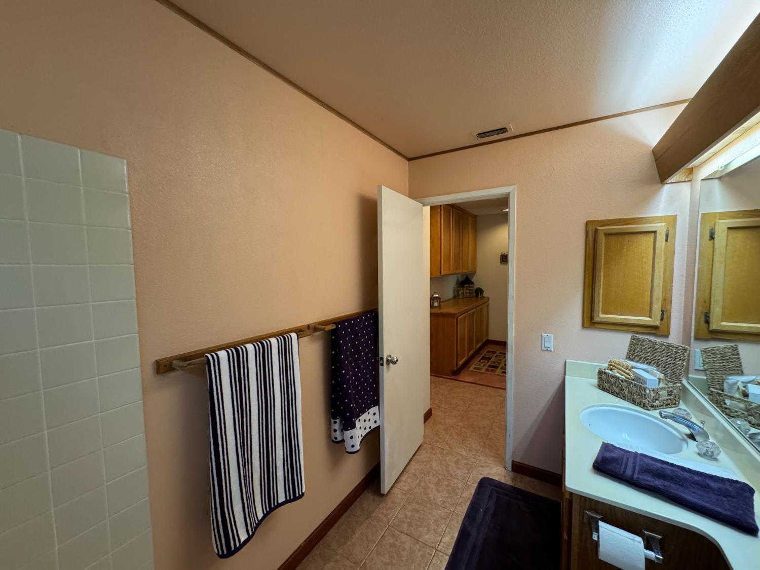 Oak Stream Court, Carmichael, California image 32