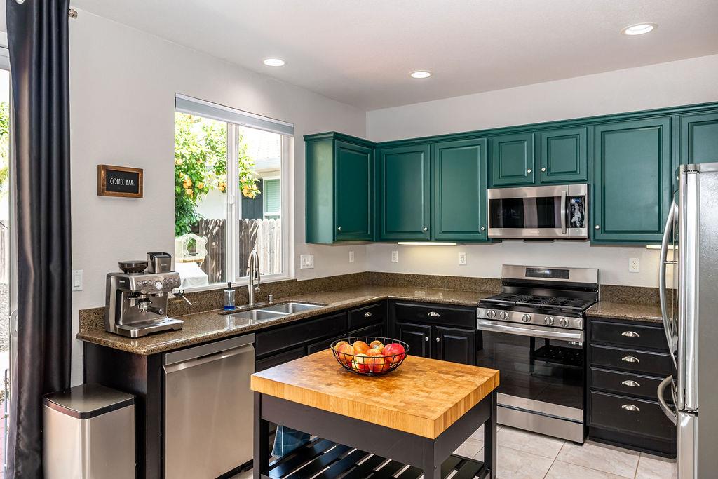 Dinis Cottage Court, Lincoln, California image 2