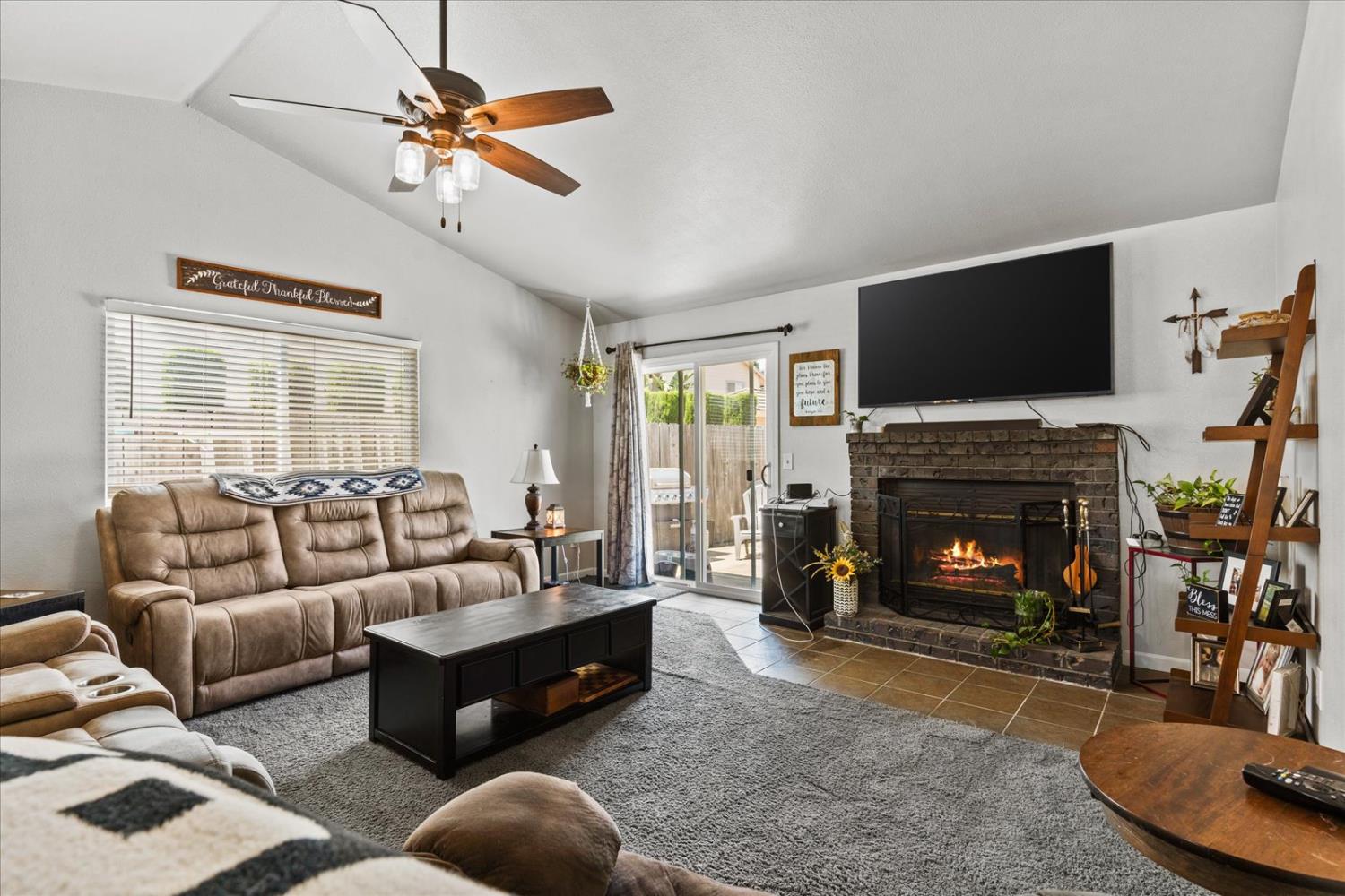 Theresa Way, Yuba City, California image 24
