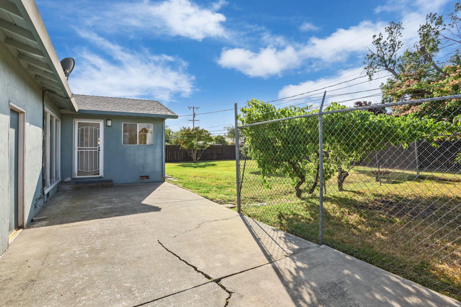 W Longview Avenue, Stockton, California image 34