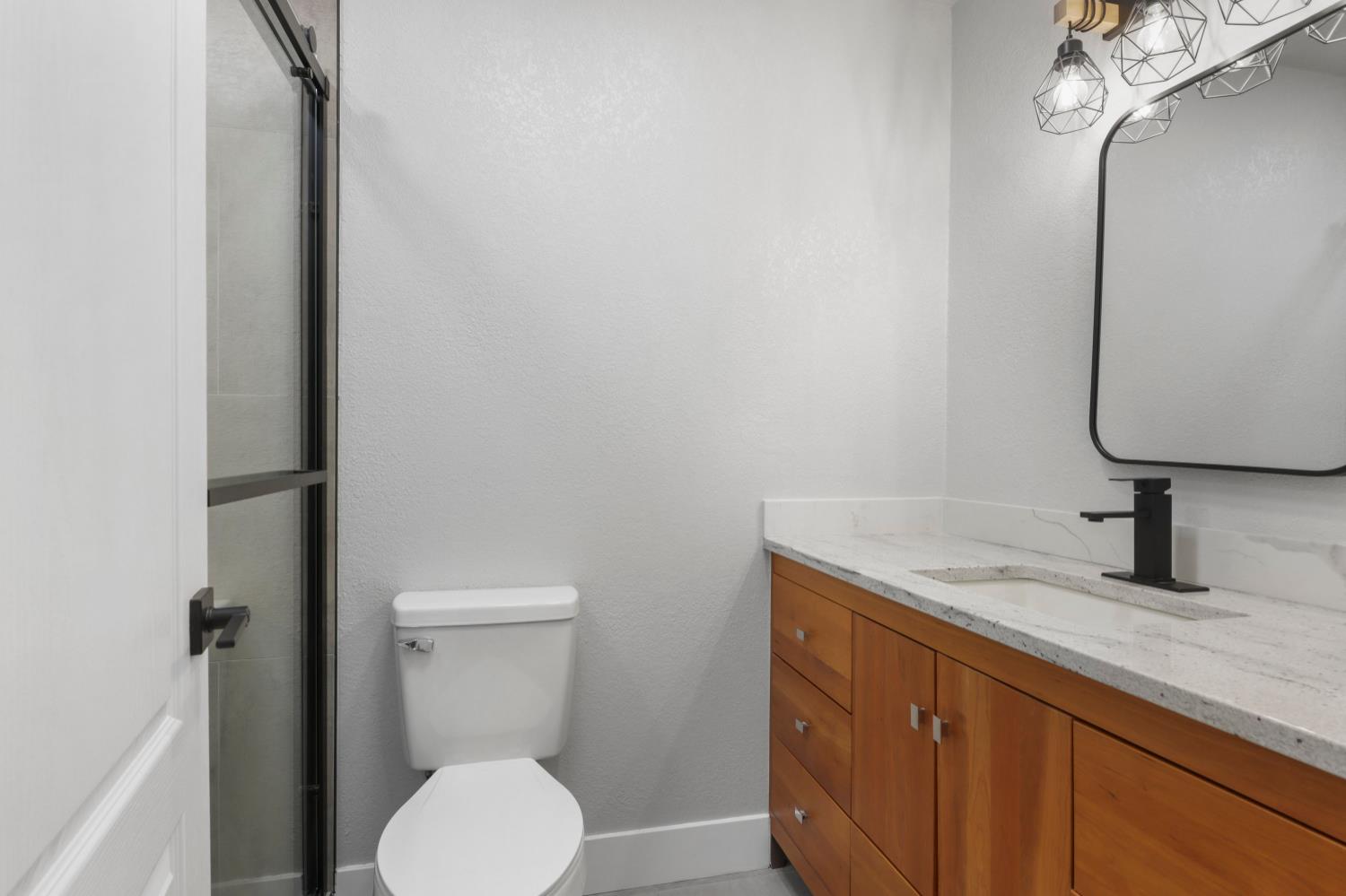 Detail Gallery Image 35 of 42 For 1752 Crestwood Cir, Stockton,  CA 95210 - 4 Beds | 2 Baths