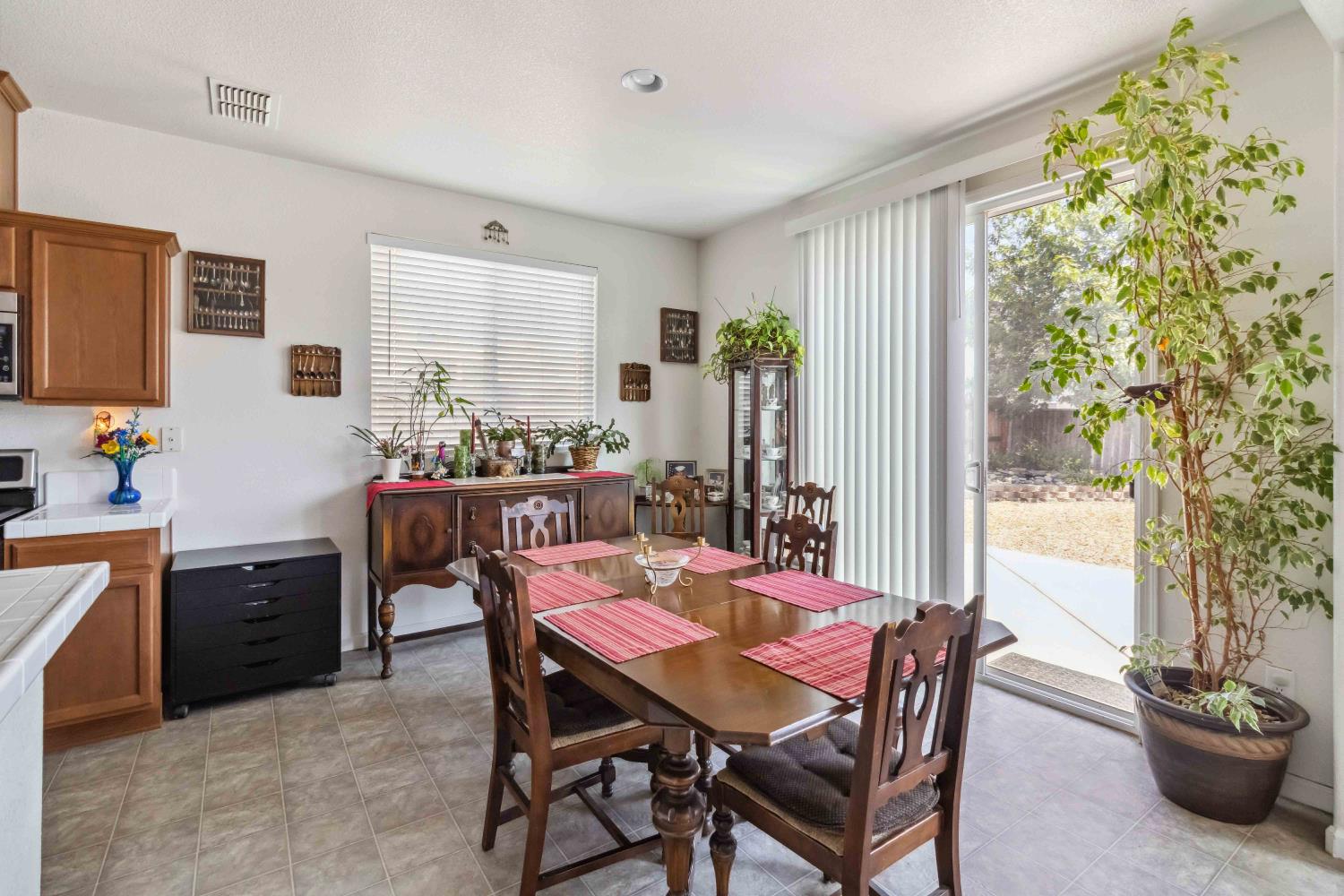 Minories Drive, Olivehurst, California image 11