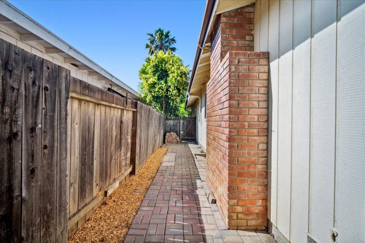 Villanova Drive, Davis, California image 27