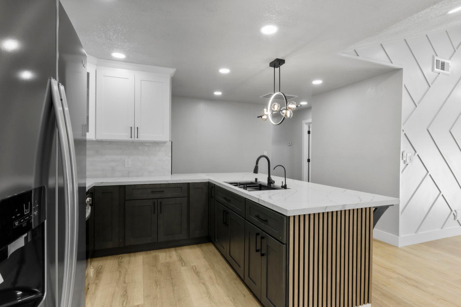 Detail Gallery Image 11 of 42 For 1752 Crestwood Cir, Stockton,  CA 95210 - 4 Beds | 2 Baths
