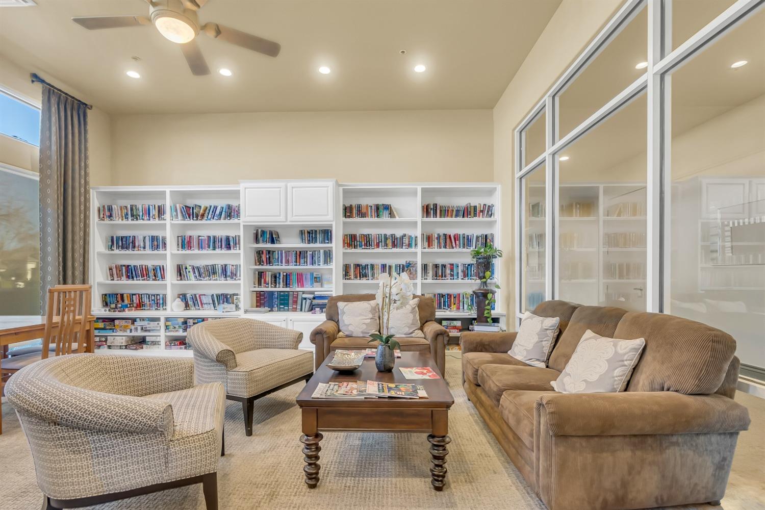 Honeygold Lane, Brentwood, California image 23