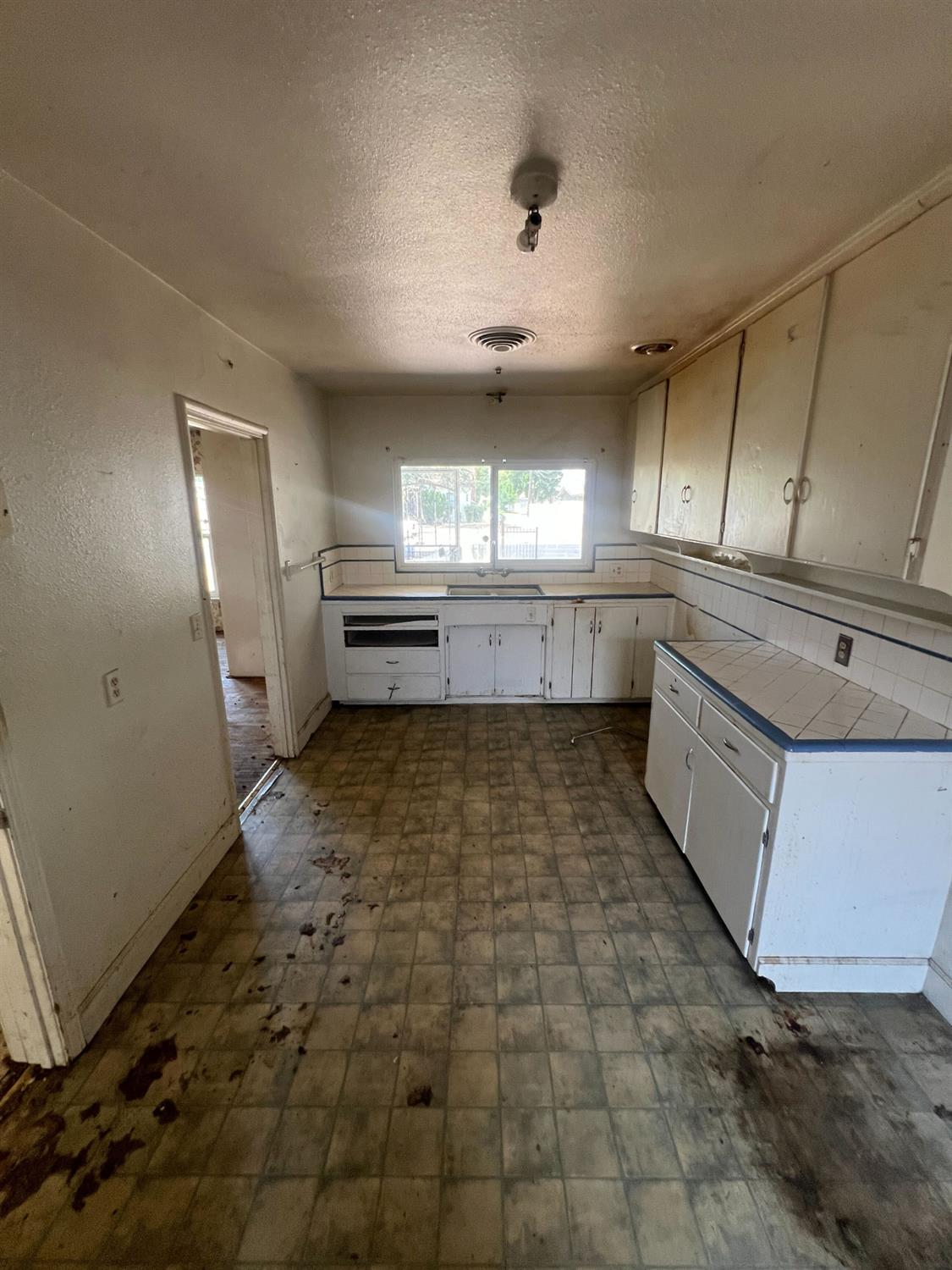 E 21st Street, Merced, California image 9