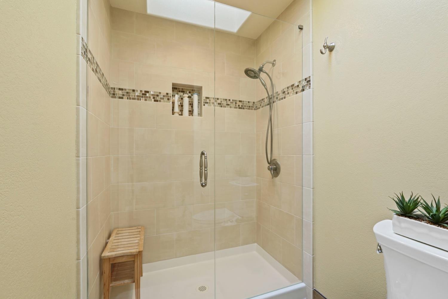 Detail Gallery Image 46 of 74 For 24646 Meadow Creek Ct, Acampo,  CA 95220 - 4 Beds | 4/1 Baths