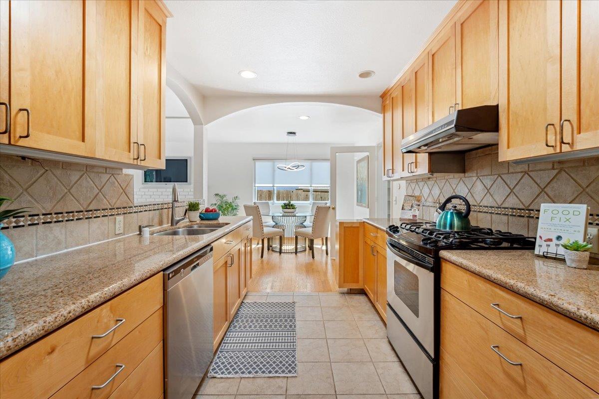 Villanova Drive, Davis, California image 14