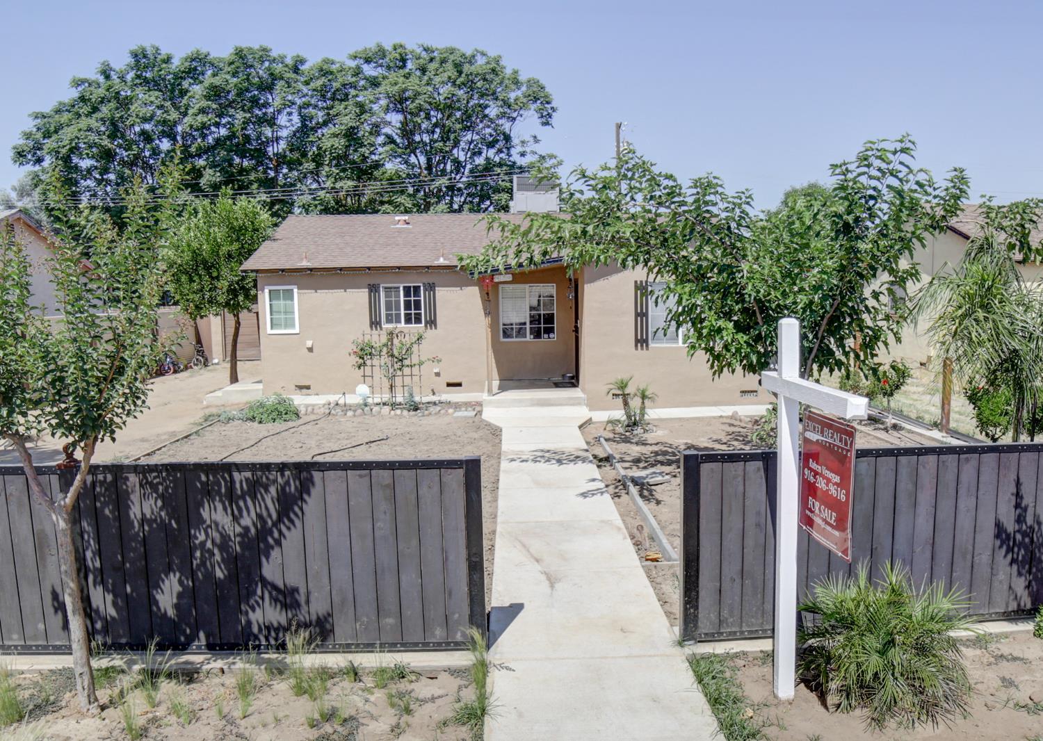 N Lake Street, Madera, California image 1