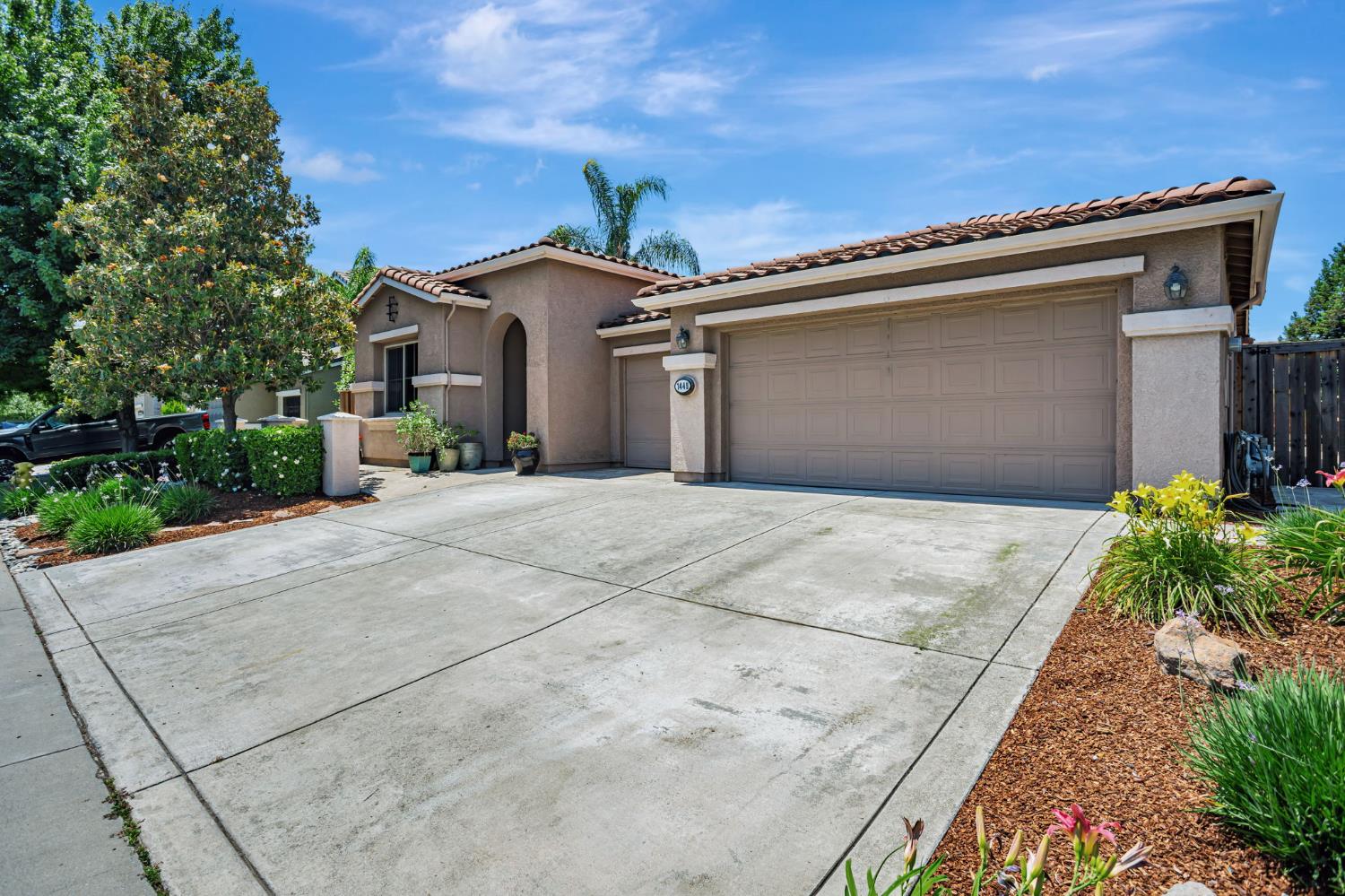 Diamond Park Lane, Roseville, California image 7
